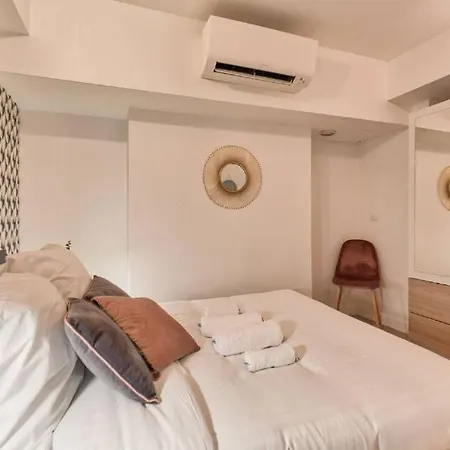 Apartment Appartement Quartier Plaine-Monceau 8P Rdc Paris