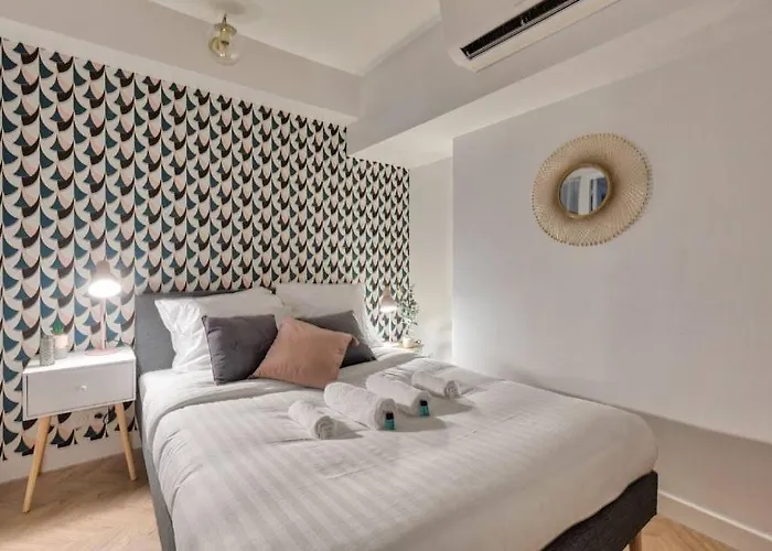 Appartement Quartier Plaine-Monceau 8P Rdc Apartment *