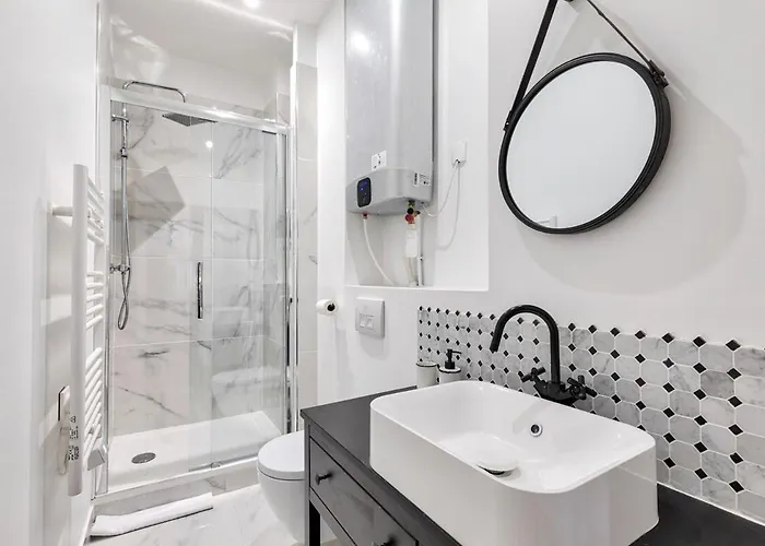 Appartement Quartier Plaine-Monceau 8P Rdc Apartment Paris