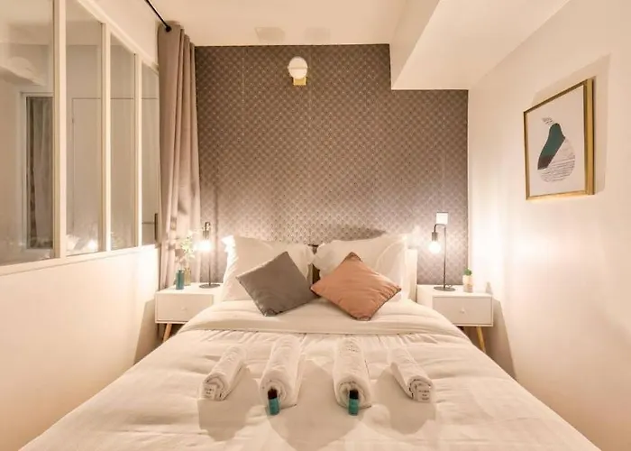 Apartment Appartement Quartier Plaine-Monceau 8P Rdc